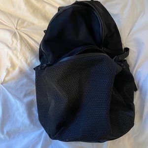 Lululemon more miles backpack